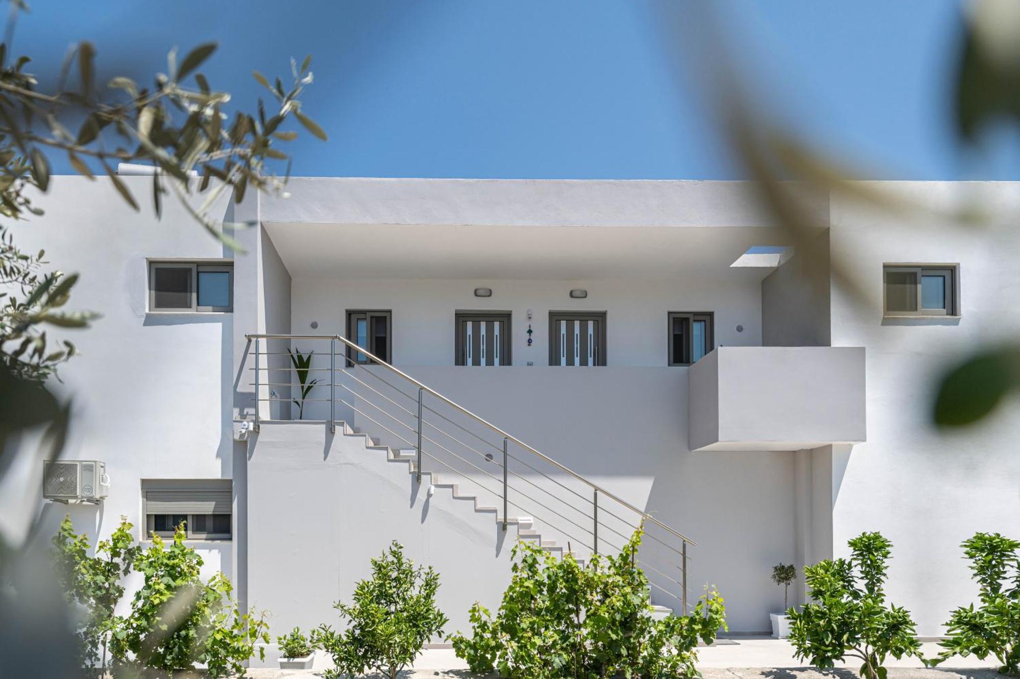 Leilighet Demiani House